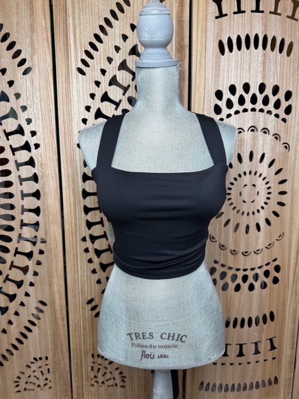 HALARA Black Square-Neck Crop Top with Wide Straps